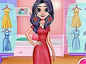 SuperHero Violet Summer Excursion Dress Up Game